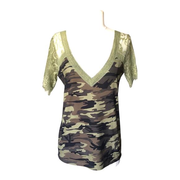POL Top Green Camouflage Print V-Neck Sheer Short Sleeves T-Shirt Womens Small - Picture 1 of 6
